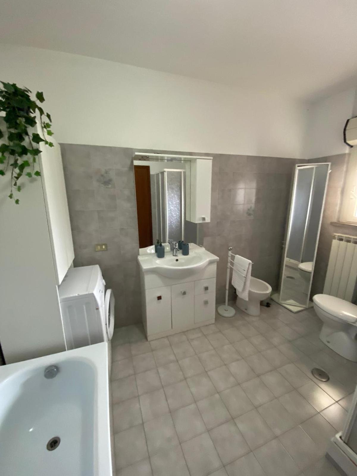 Villa Il Tulipano à Civitavecchia Extérieur photo